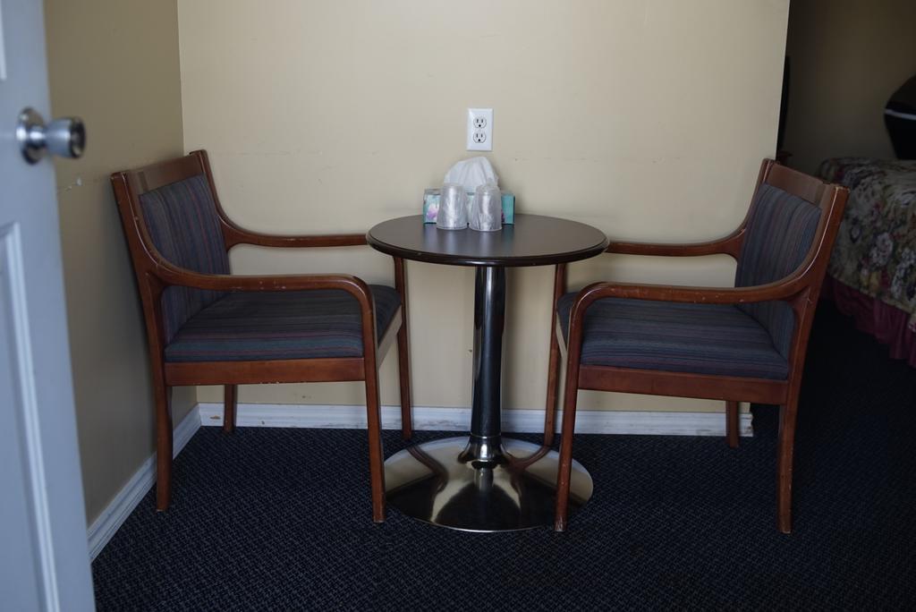 Motel Montreal Notre-Dame-de-l'Ile-Perrot Eksteriør bilde