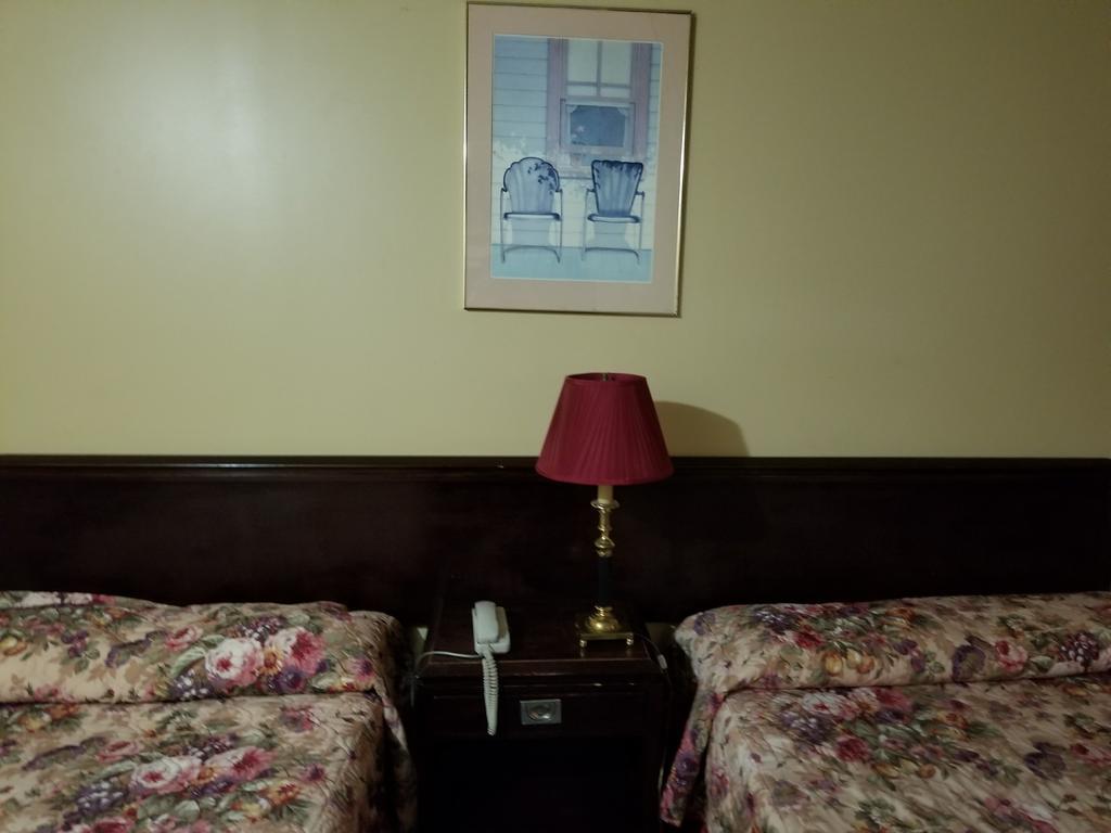 Motel Montreal Notre-Dame-de-l'Ile-Perrot Eksteriør bilde