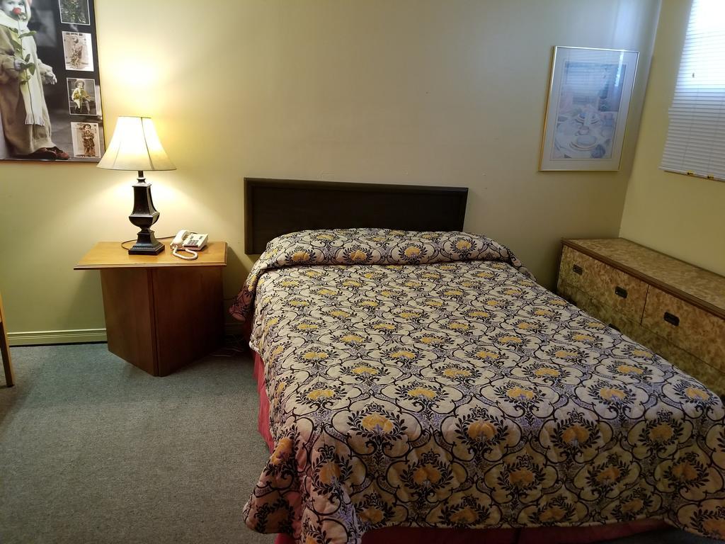 Motel Montreal Notre-Dame-de-l'Ile-Perrot Eksteriør bilde