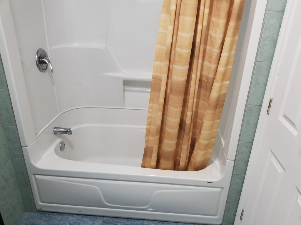 Motel Montreal Notre-Dame-de-l'Ile-Perrot Eksteriør bilde